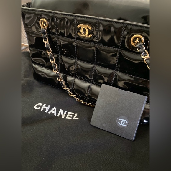 2002-2003 CHANEL Choco Bar Patent Leather shoulder bag - Picture 1 of 5